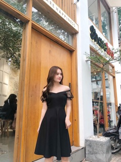 Váy đen dáng xòe có pha tay ren