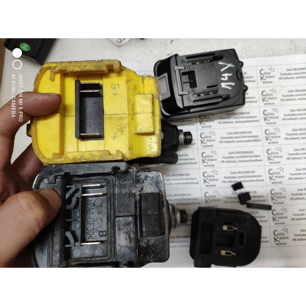 Đế chuyển pin máy Hitachi 14.4V Li-ion sang dùng hộp pin cài Makita