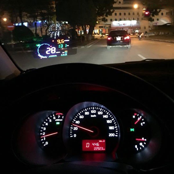 Bộ Hiển Thị Tốc Độ Lên Kính Lái Ô Tô HUD A8 - Bảo Hành 18 Tháng | BigBuy360 - bigbuy360.vn