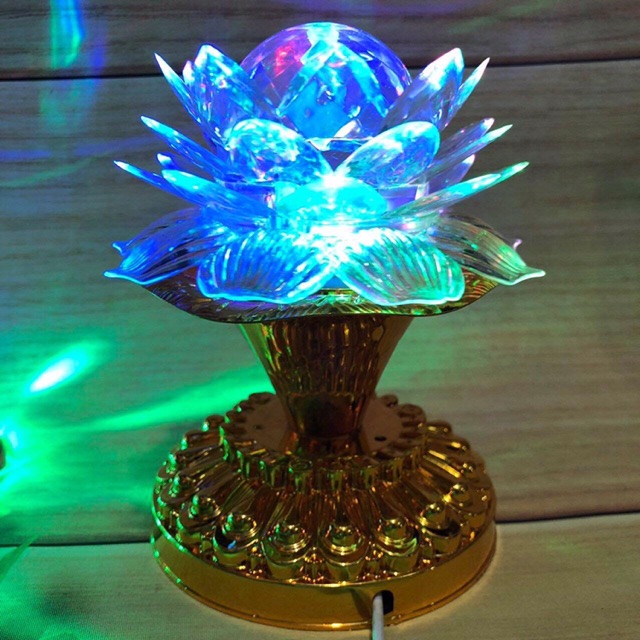 Đèn Led trang trí cầu xoay hình hoa sen đế vàng