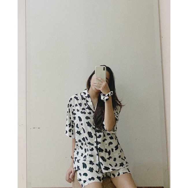 Bộ Pijama <FREESHIP> Bộ pijama hình cộc tay nữ tặng kèm dây buộc tóc scrunchies, bộ đồ mặc nhà siêu kute, bộ cộc nữ | BigBuy360 - bigbuy360.vn