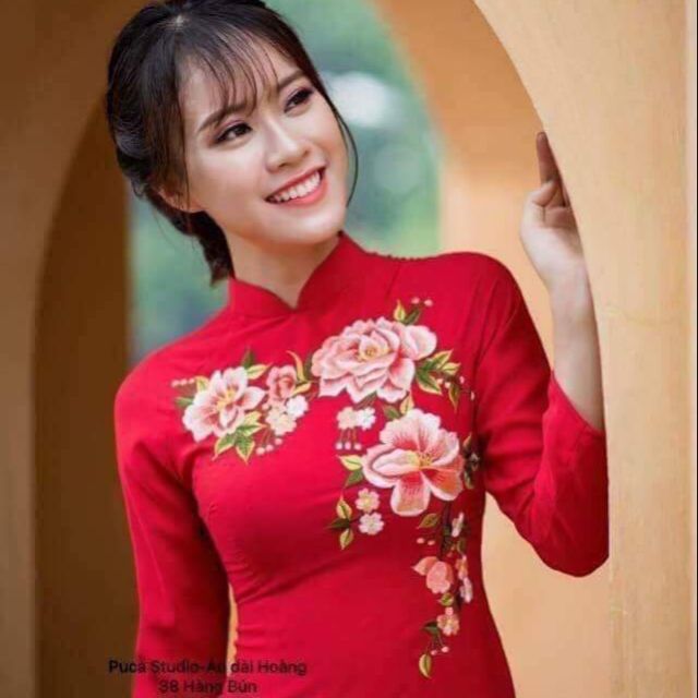 Áo dài đỏ 2 tà thêu