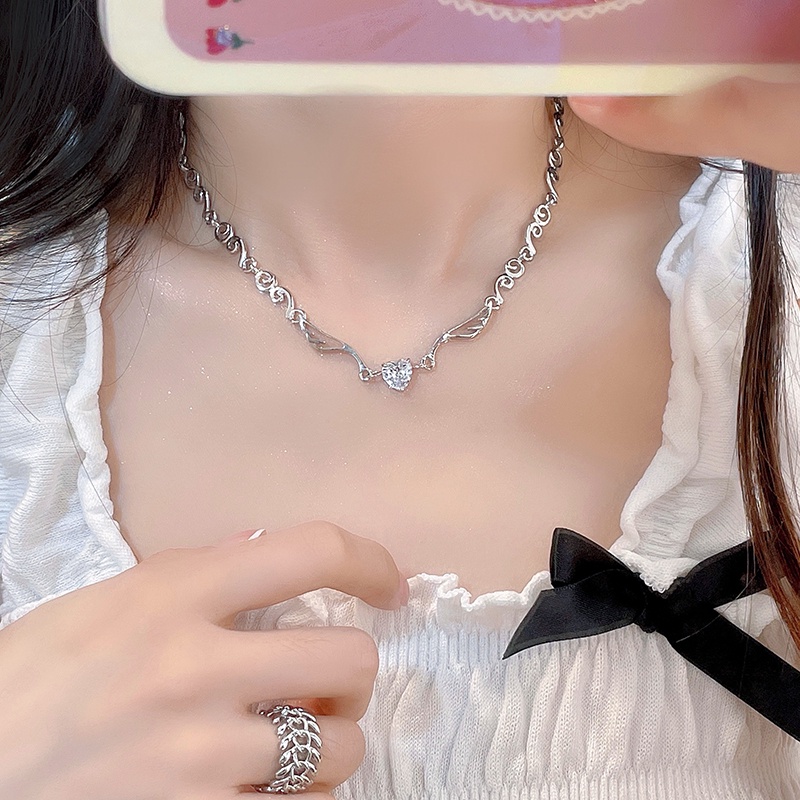 Vòng cổ Mặt Hình Trái Tim Đính Đá Phong Cách Harajuku