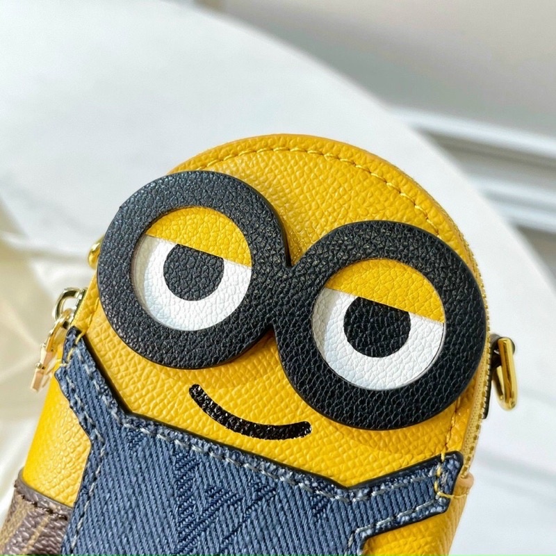 Túi LV Mini - móc khoá LV hoạ tiết Minion ngộ nghĩnh - set mẹ bé dễ thương