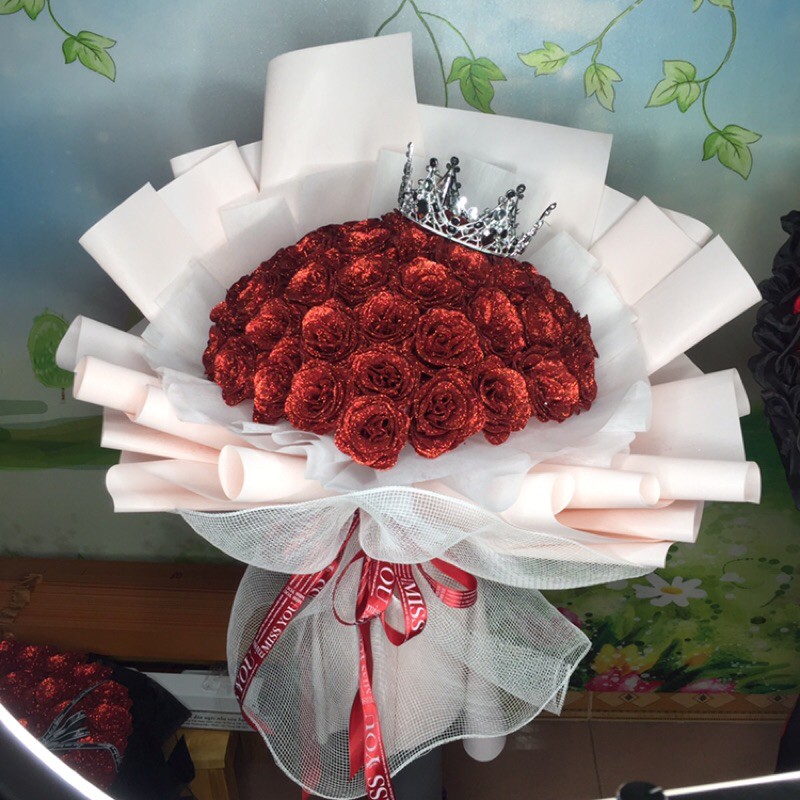 [QUÀ SINH NHẬT-quà 14/2]-Bó hoa hồng 50 bông nhũ cao cấp +vương miệng tặng kèm thiệp và đèn nháy