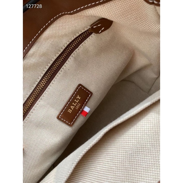 TNS-Túi bucket rút dây siêu  Ballie bucket bag--canvas trắng phối nâu sang trọng