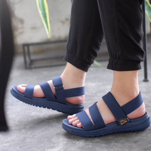 [Mua Kèm Áo Thun 0Đ] Giày Sandal Couple Nam Nữ Hiệu MOL - MS2Ch Xanh đen