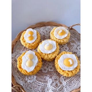 nến thơm handmade hình mì tôm trứng [có sẵn]