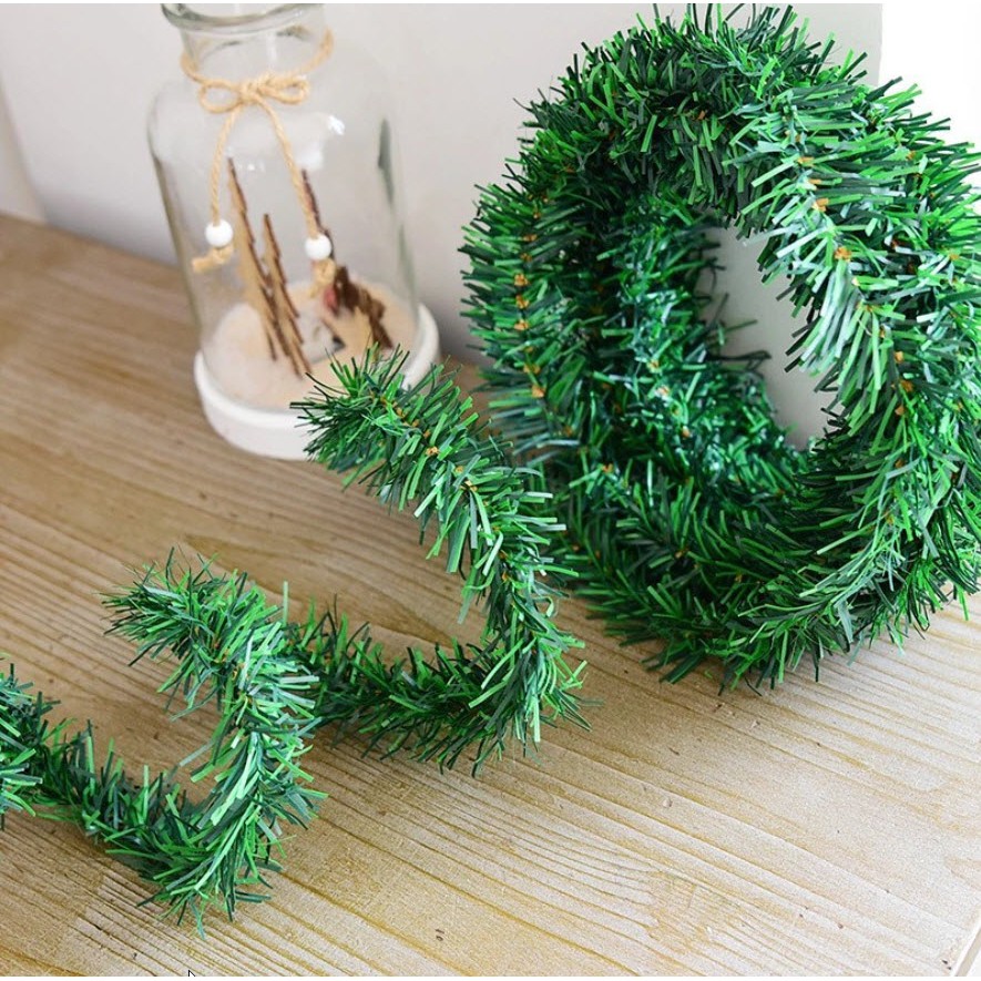 [HCM] Dây thông xanh có kẽm dài cỡ 5,5m rộng 6cm  trang trí Noel, làm vòng nguyệt quế, treo trang trí giáng sinh