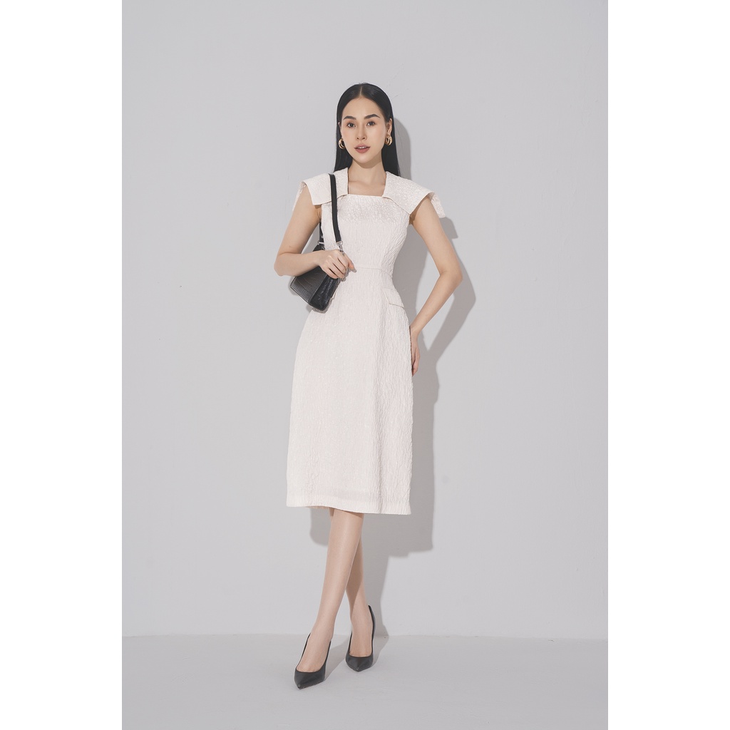 Đầm sát nách cổ vuông dáng thắt eo Eva De Eva 21ADKE081T