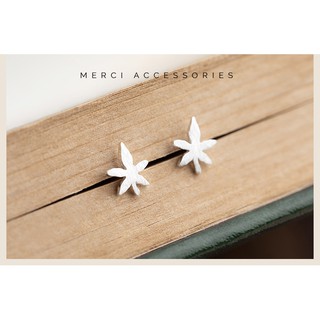 Bông tai nữ kiểu dáng lá phong chất liệu bạc 925