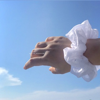 SCRUNCHIES trắng lấp lánh