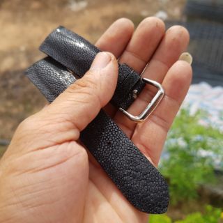 Dây đồng hồ cá đuối màu đen