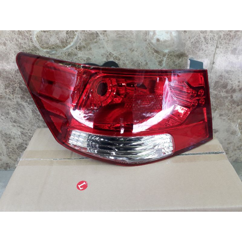 ĐÈN HẬU NGOÀI XE KIA FORTE / ĐÈN HẬU NGOÀI XE KIA CERATO 2008 - 2011