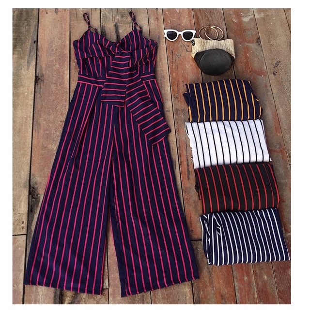 Jumpsuit kẻ sọc