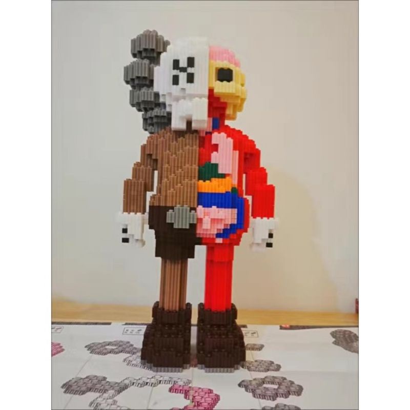 Xếp hình lắp ráp KAWS size lớn
