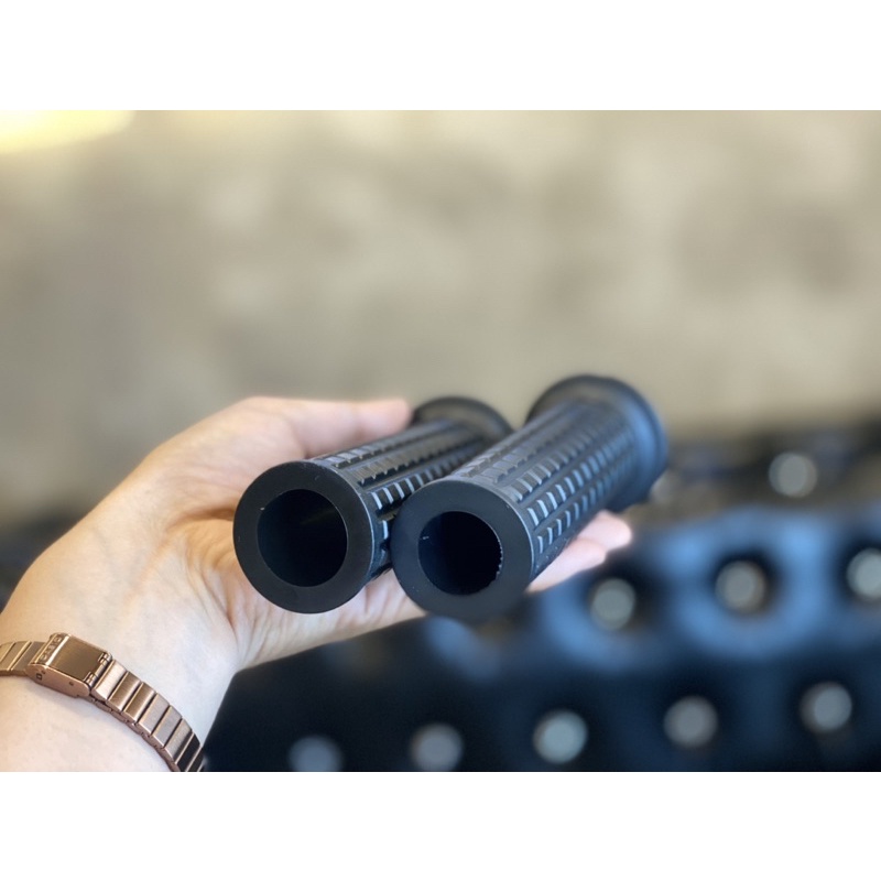 BAO TAY LÁI CHO XE MOTOR MOTOGADGET