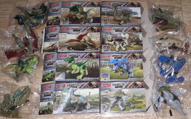 Lắp ráp 1 hộp Lego_Dino Khủng Long 77043 có nhiều chi tiết bằng nhựa rất đẹp