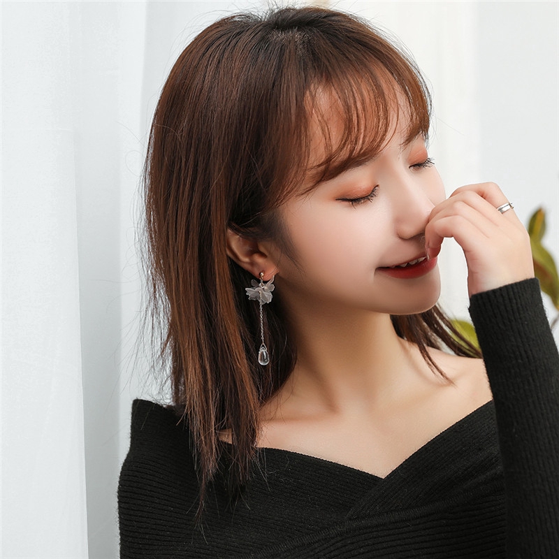 Khuyên tai dáng dài gắn hoa phong cách Hàn Quốc thanh lịch dành cho nữ