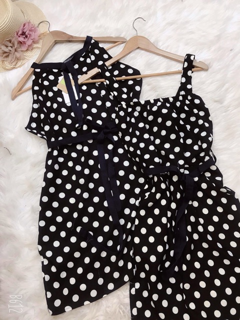 Sét đôi bạn thân chấm bi