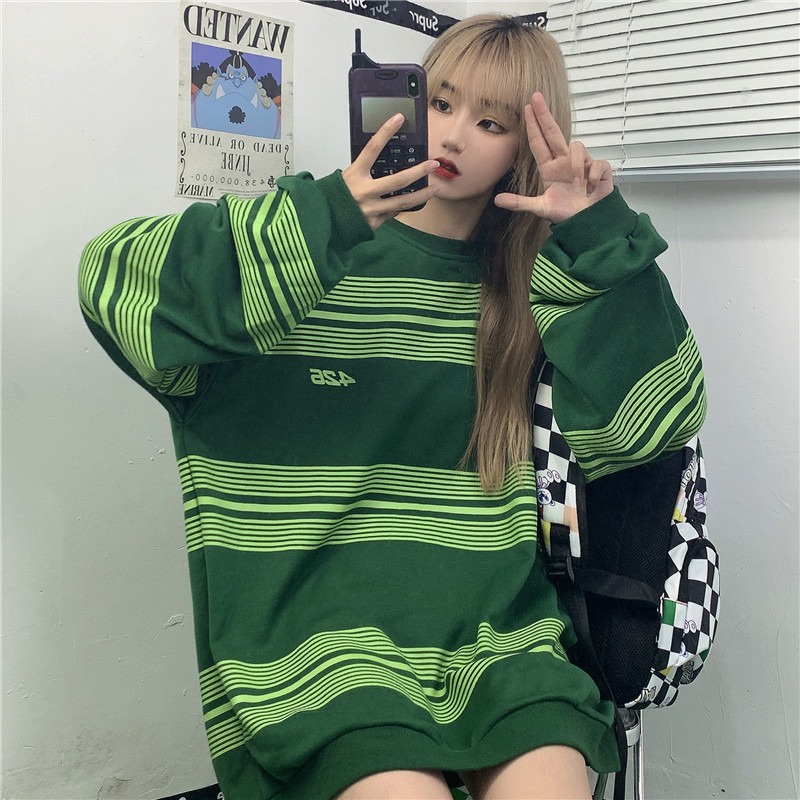 Áo sweater cổ tròn dáng rộng họa tiết kẻ sọc màu xanh lá cây phong cách Hàn Quốc thời trang mùa thu cho nữ