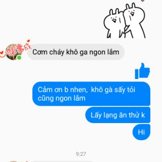 Cơm chiên mắm hành lắc khô gà