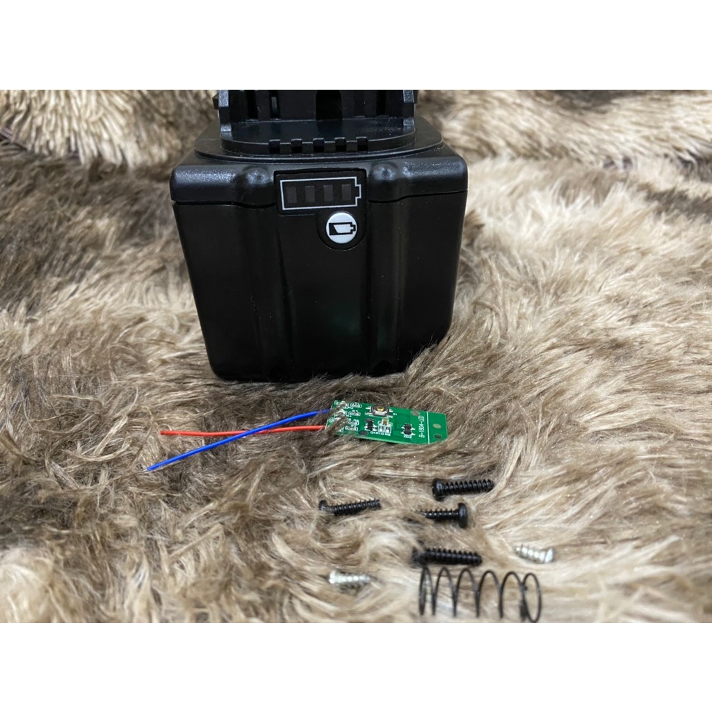 Vỏ Makita 5S-3P không in sạc adapter có led báo pin. BN.