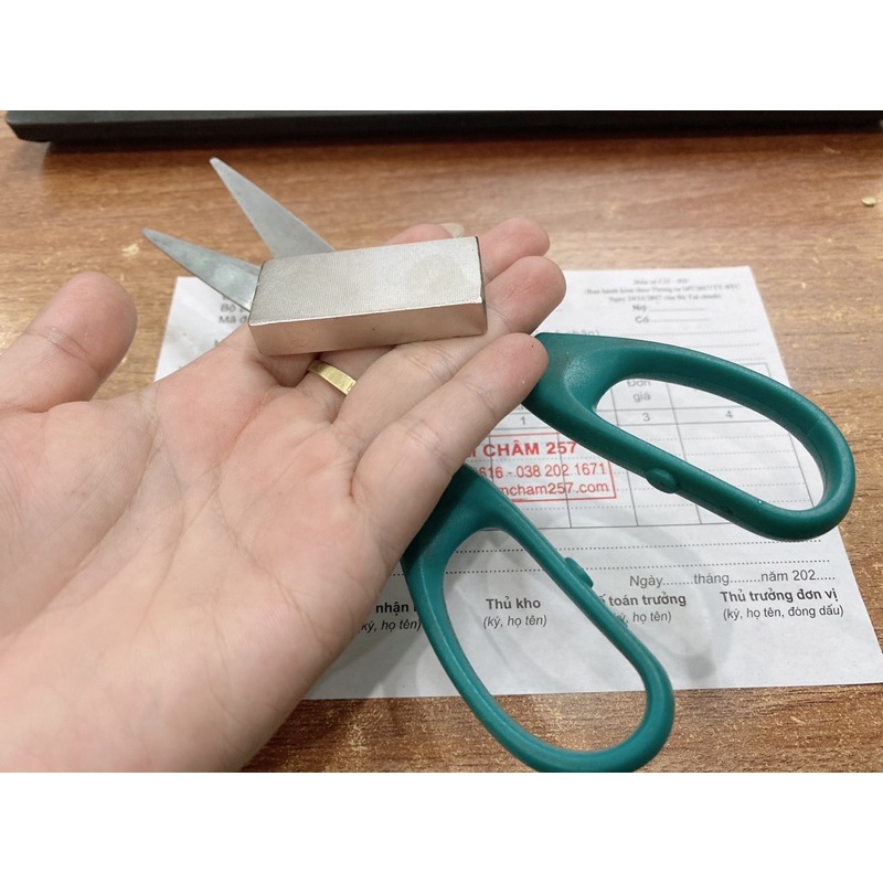 Nam châm đất hiếm 50x25x10mm, loại nam châm trắng đất hiếm lực hút siêu mạnh
