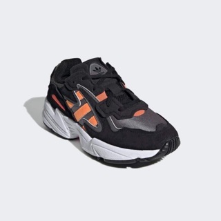 Giày adidas UK