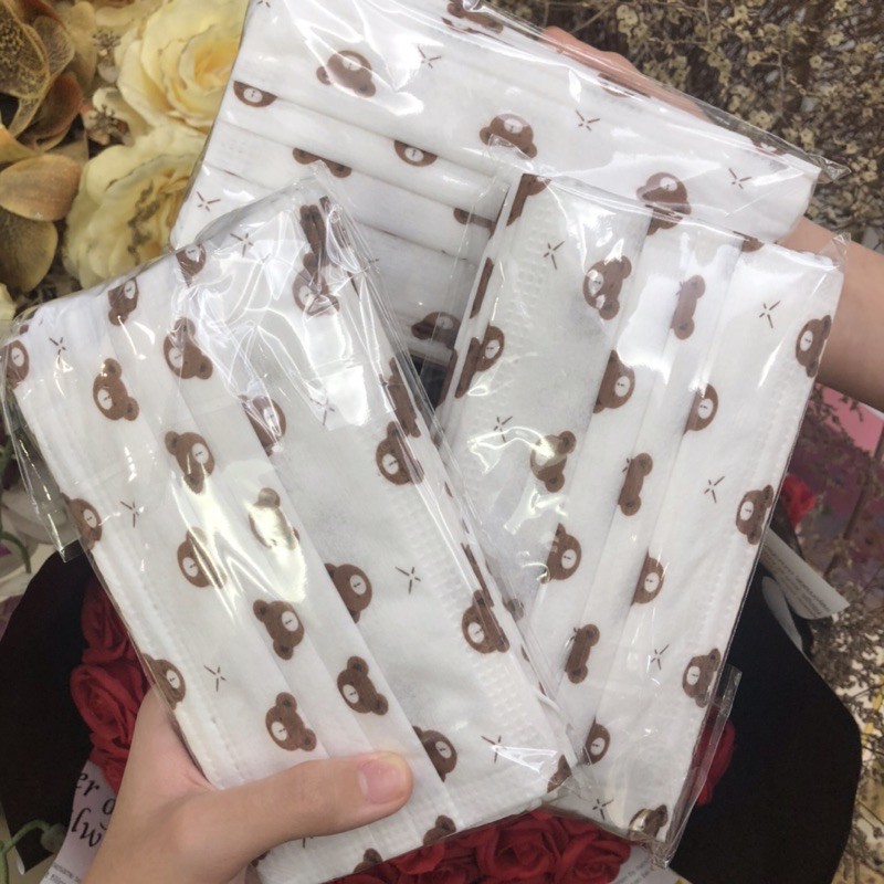 KHẨU TRANG GẤU NÂU SIÊU HOT 4 LỚP ( sẵn)- ảnh thật | BigBuy360 - bigbuy360.vn