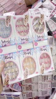 Dán móng tay ,nail( giao mẫu bất kì)có kèm keo