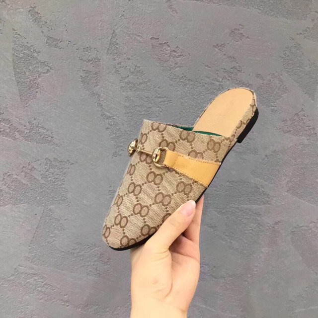 Sục nâu lòng xanh Hồ Ngọc Hà