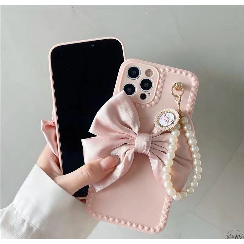 Ốp điện thoại đính nơ bướm phối dây chuỗi hạt ngọc trai giả phong cách Hàn Quốc họa tiết thích hợp cho iPhone 13 12pro