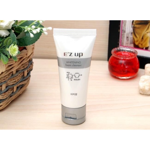 Sữa rửa mặt làm sáng da_E'zup Whitening Foam Cleanser🌟🌟🌟