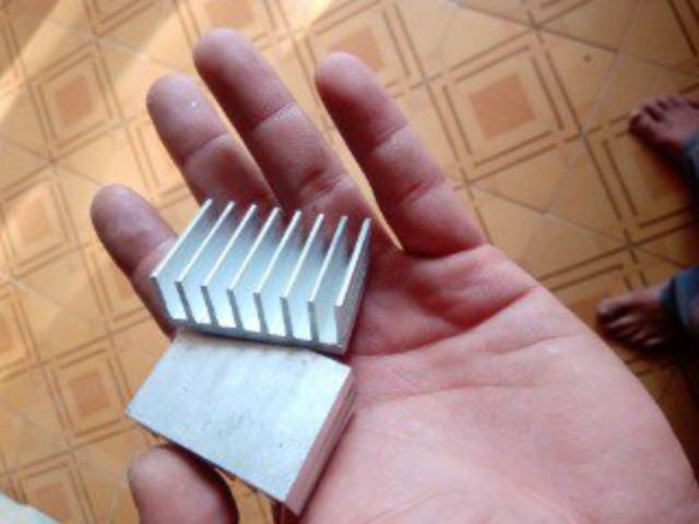 2 nhôm tản nhiệt 4 fet, 6fet  kích cỡ 3.2x40x17 mm