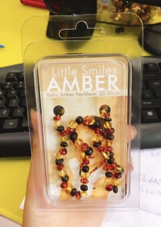 Vòng cổ hổ phách Amber cho bé