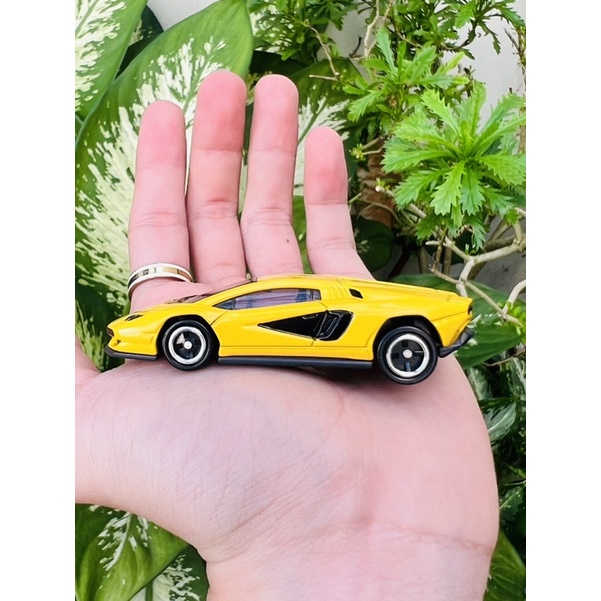 Hobby Store xe mô hình Tomica Lamborghini Countach LPI 800-4