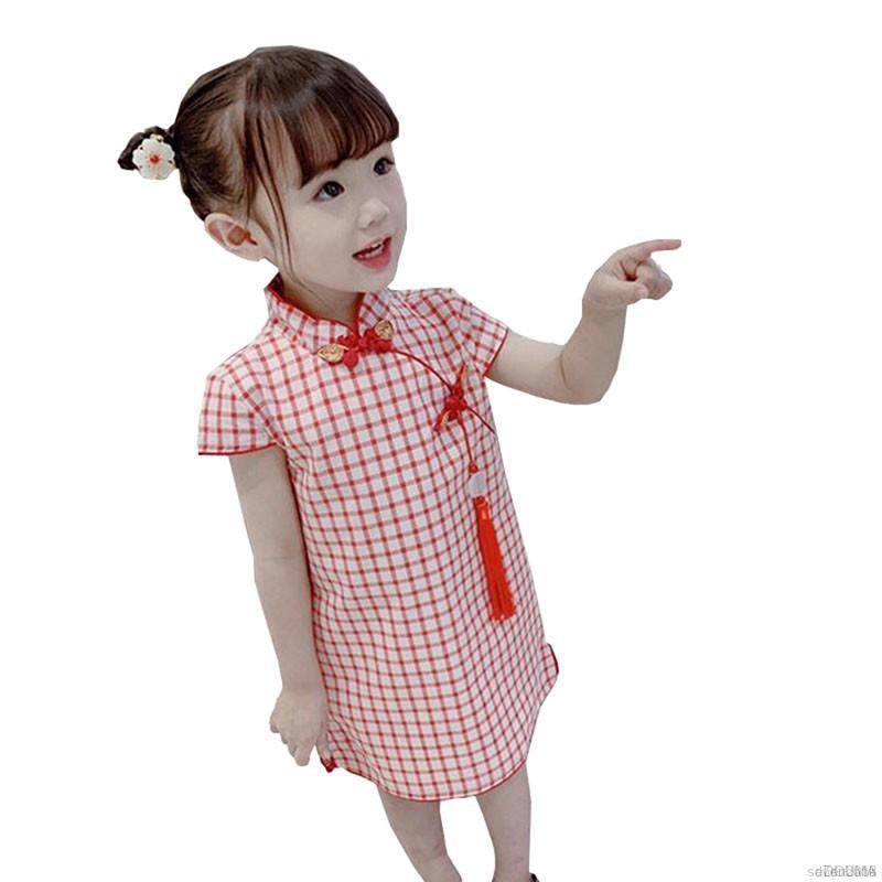 Sườn xám họa tiết hoa phong cách Trung Hoa dành cho bé gái