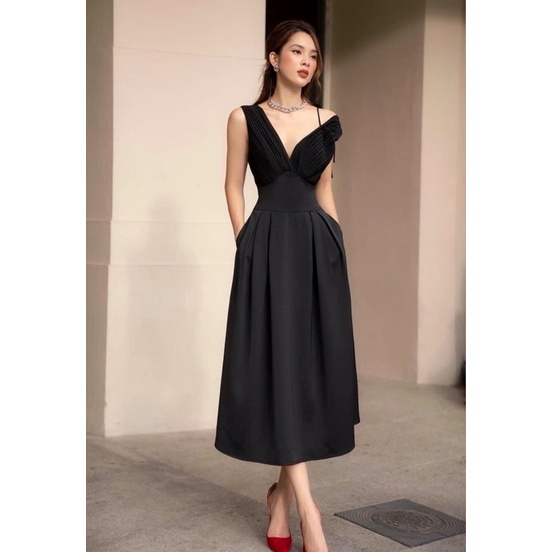 Đầm dự tiệc ngực dập ly trễ 1 bên vai màu đen