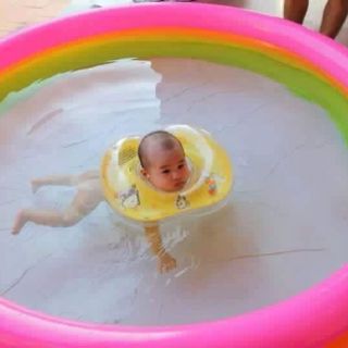 phao đeo cổ tập bơi cho bé