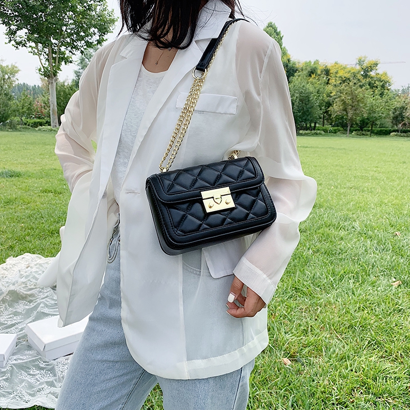 Túi da nữ trần trám khóa chữ nhật to bản - MA204 | BigBuy360 - bigbuy360.vn