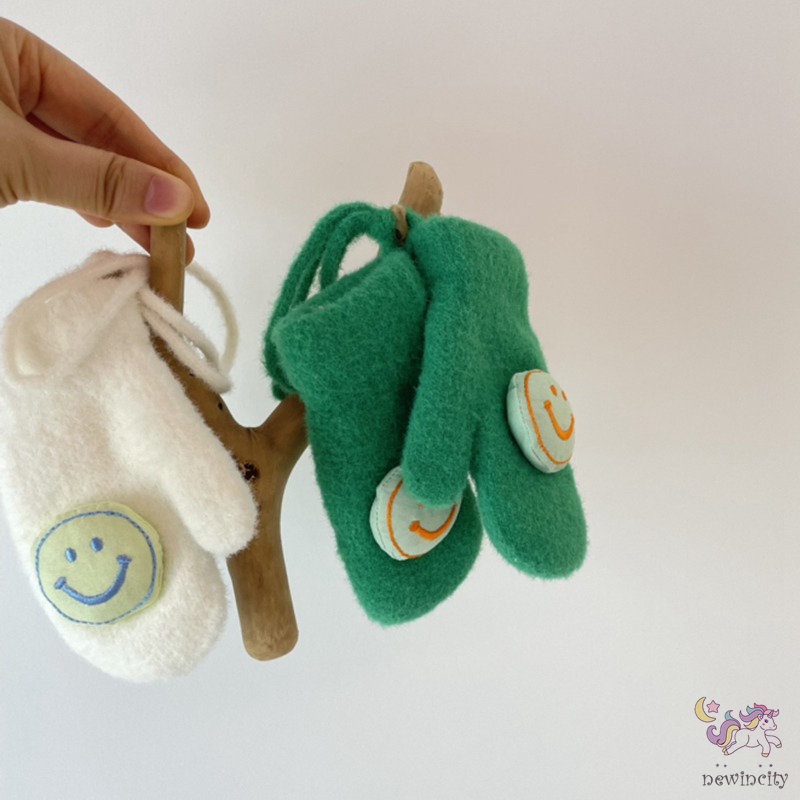 Găng tay lông cừu trơn màu hình hoạt hình phong cách Hàn quốc cho bé