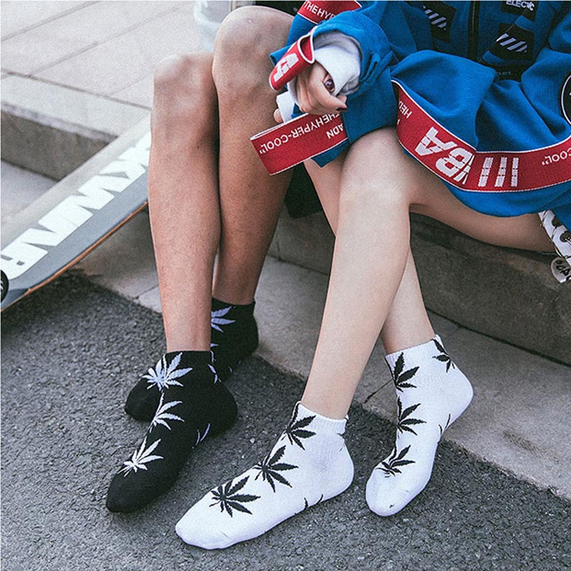 [Mới] Vớ Cotton Cao Cấp Thoải Mái Chất Lượng Cao / Vớ Thể Thao Đường Phố Hàn Quốc Hình Lá Phong Cho Nam