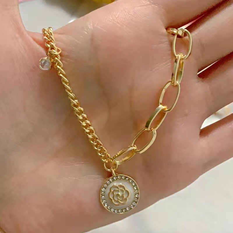 Vòng cổ nữ mặt hoa trà cực cá tính