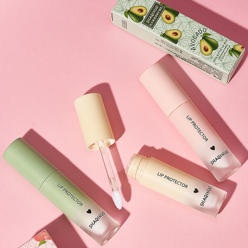 Dry skin savior ~ wood fruit lip milk Lip Balm Moisturizing, moisturizing, anti dry lipstick, female student lipstick background.