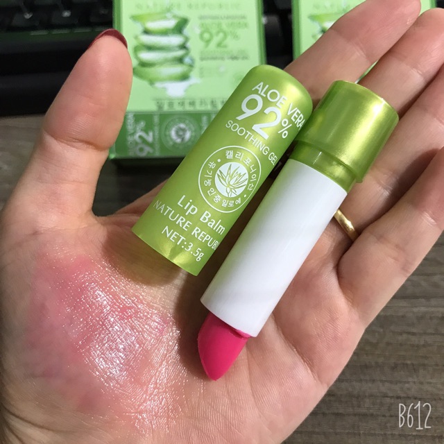 Son dưỡng nha đam có hộp mềm mịn môi K404 | BigBuy360 - bigbuy360.vn