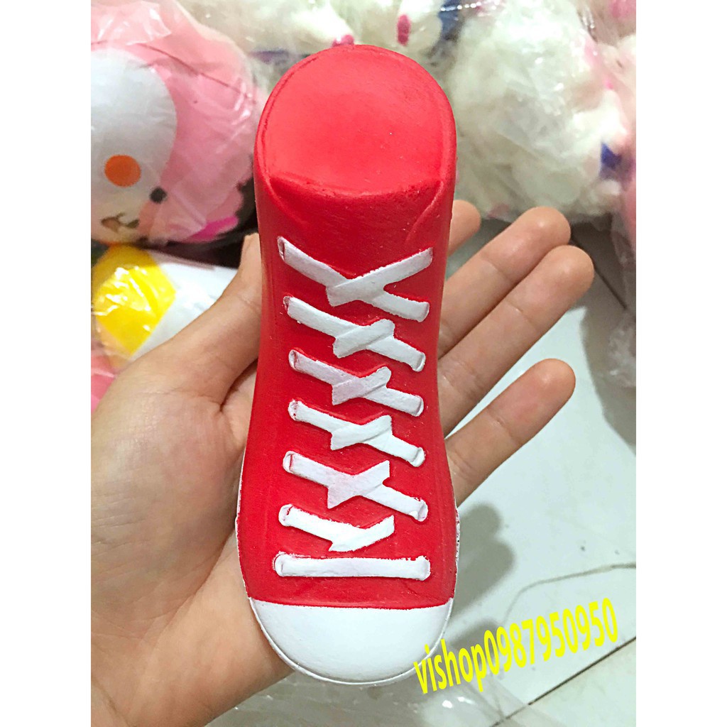 SQUISHY  GIÀY ĐỎ - ĐỒ CHƠI BÓP SQUISHY