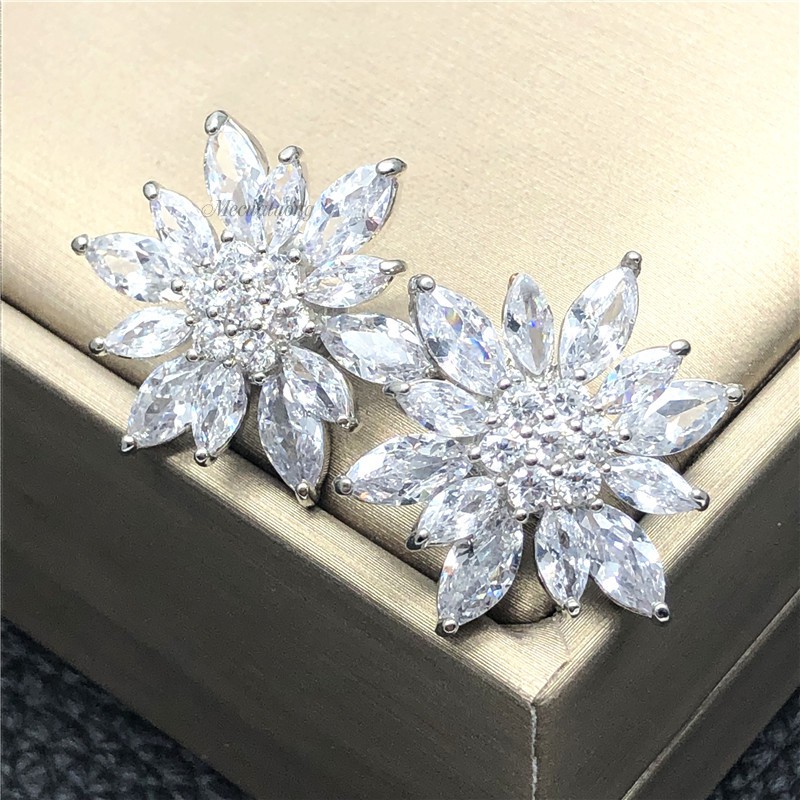 Khuy nút cúc cánh hoa bằng đồng đính đá zircon trang trí