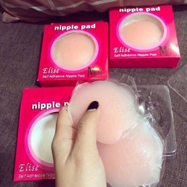 Hộp 2 miếng dán đầu ngực silicon (hộp đỏ)