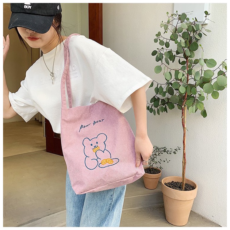 Túi Vải Nhung Hình Em Gấu Ăn Bánh Quy 2 Lớp Cực Cute RQN1908